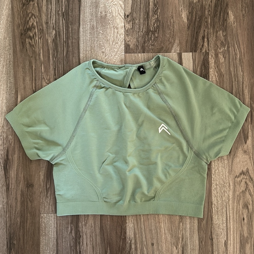 Oner active EFFORTLESS SEAMLESS SHORT SLEEVE CROP TOP